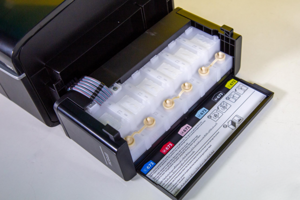 may-in-pet-a4-dang-to-epson-l805-tang-phan-mem-in-pet-tri-gia-3-000-000-vnd