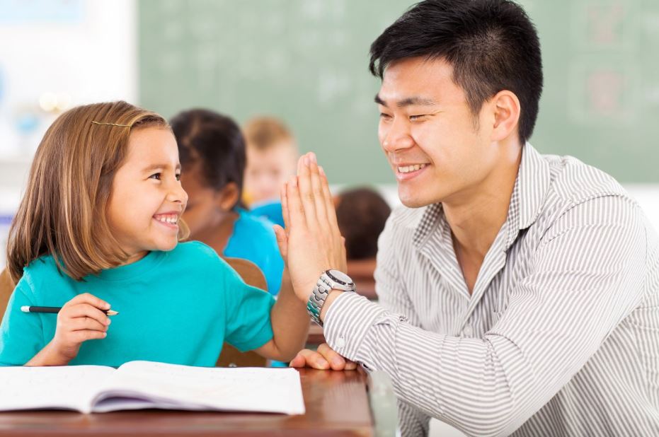 Đồng hành và giải đáp bài tập tiếng Anh cùng con