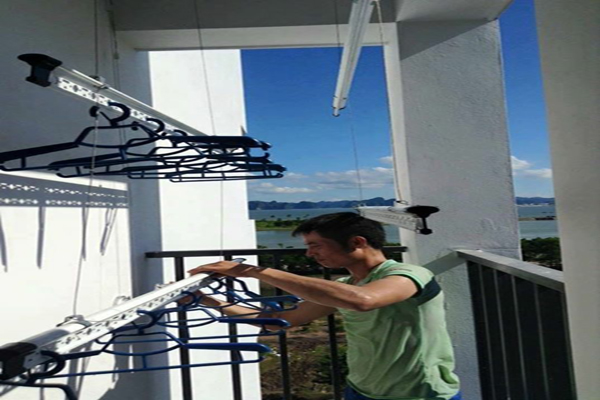 Khi bảo dưỡng giàn phơi thông minh bạn cần phải bảo dưỡng tất cả những bộ phận của chúng