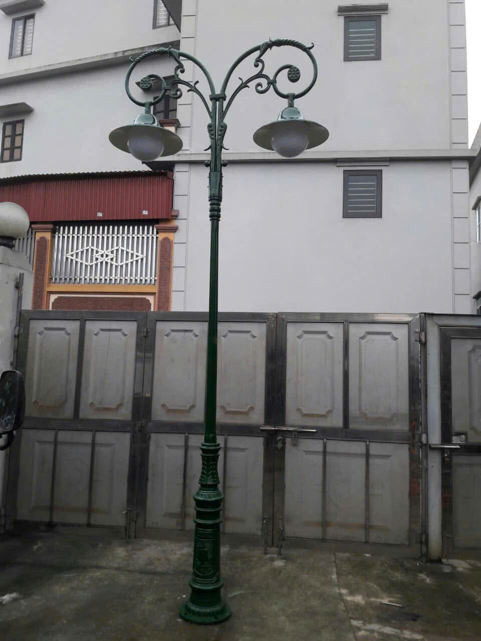 Đèn cột ngoài trời DC05B