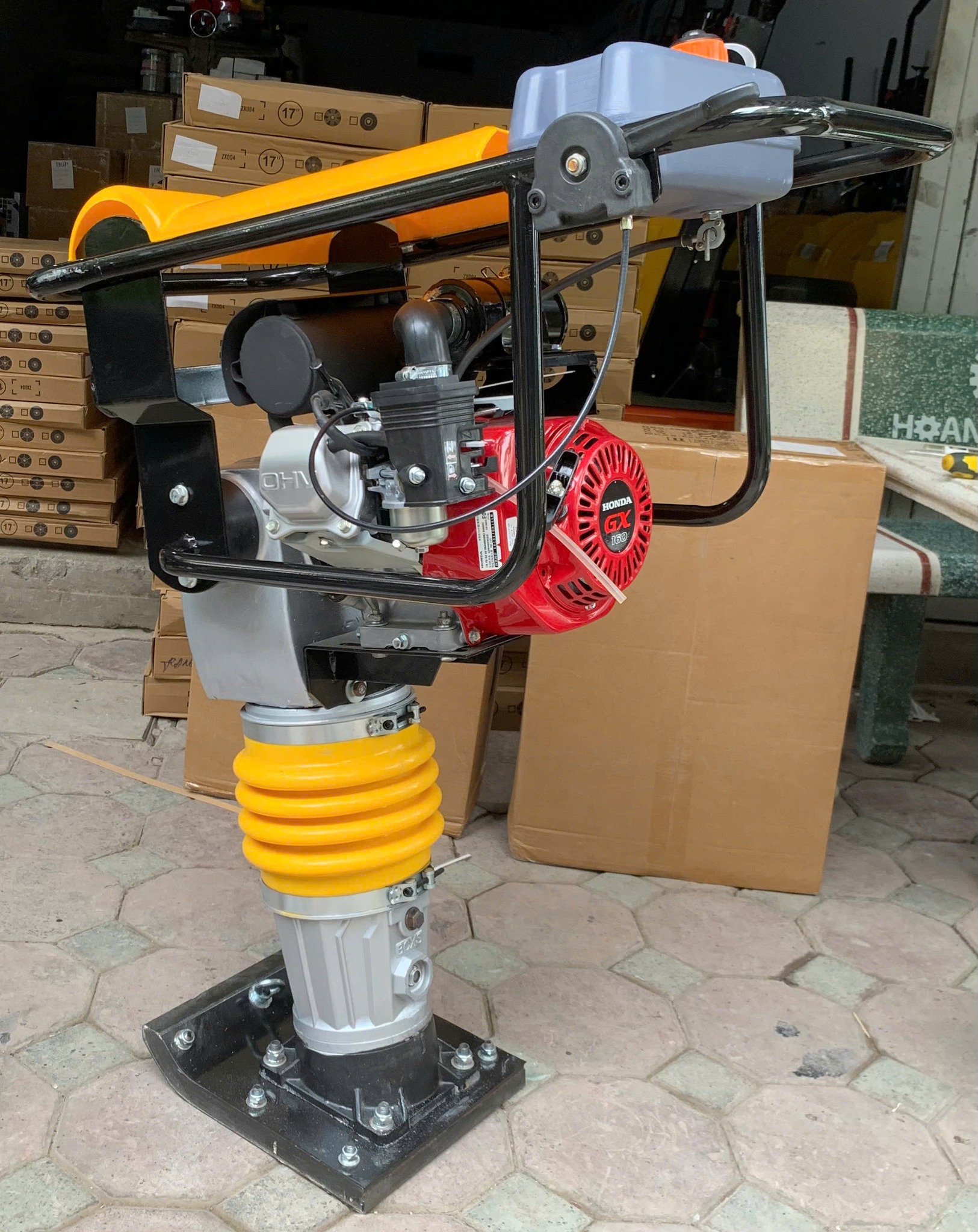 Máy đầm cóc RM80