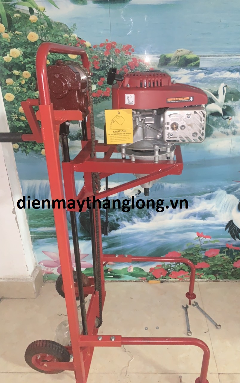 Máy khoan đất 4HP giá đỡ