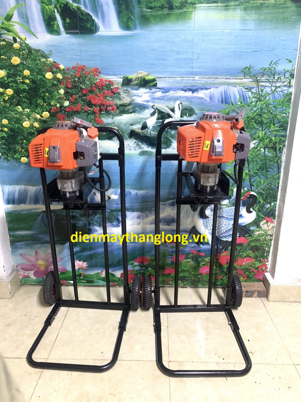 Máy đào lỗ đất có giá đỡ