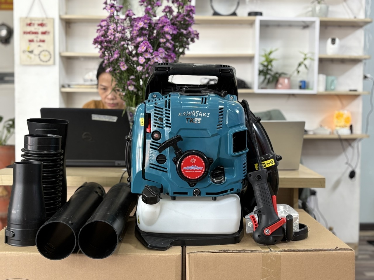 Máy thổi bụi công nghiệp Kawasaki