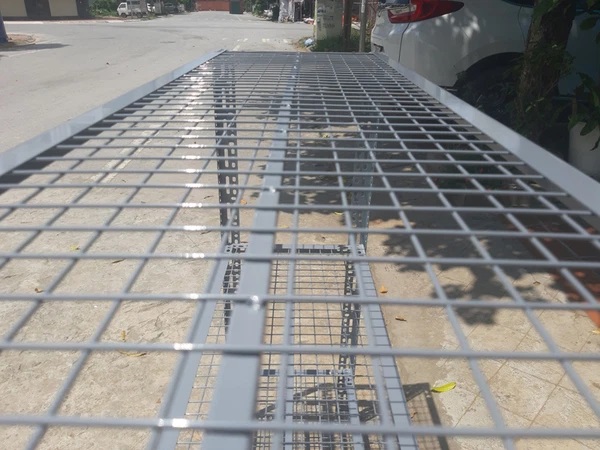 Kích thước kệ sắt đa năng mặt lưới được sử dụng phổ biến
