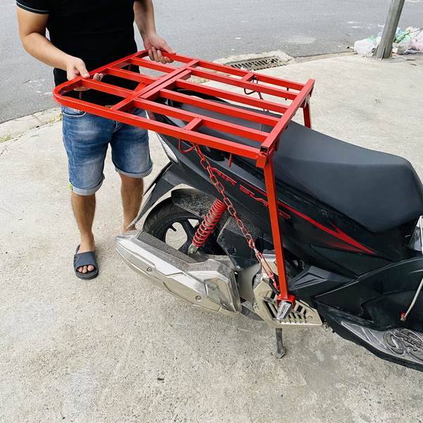 Kệ sắt xe máy