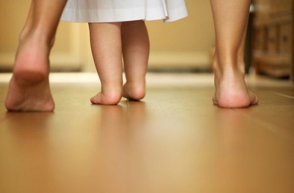 cần lưu ý những gì trong giai đoạn bé tập đi