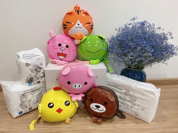 Mẹ mua tã, bé có quà vui