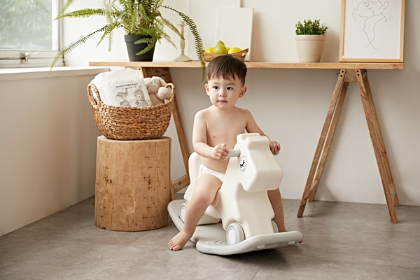 Cho trẻ vận động ngoài trời cùng Momo Rabbit