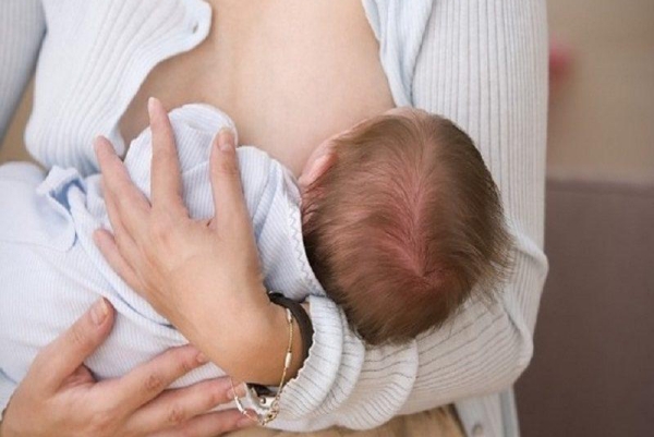 táo bón ở trẻ sơ sinh