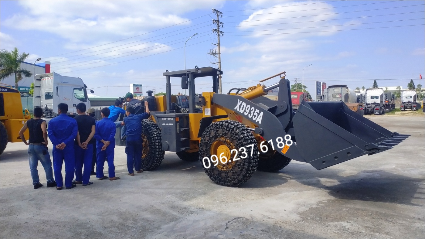 BÀN GIAO MÁY XÚC LẬT XIANDAI XD935A LÀM HẦM THỦY ĐIỆN Ở LAI CHÂU.