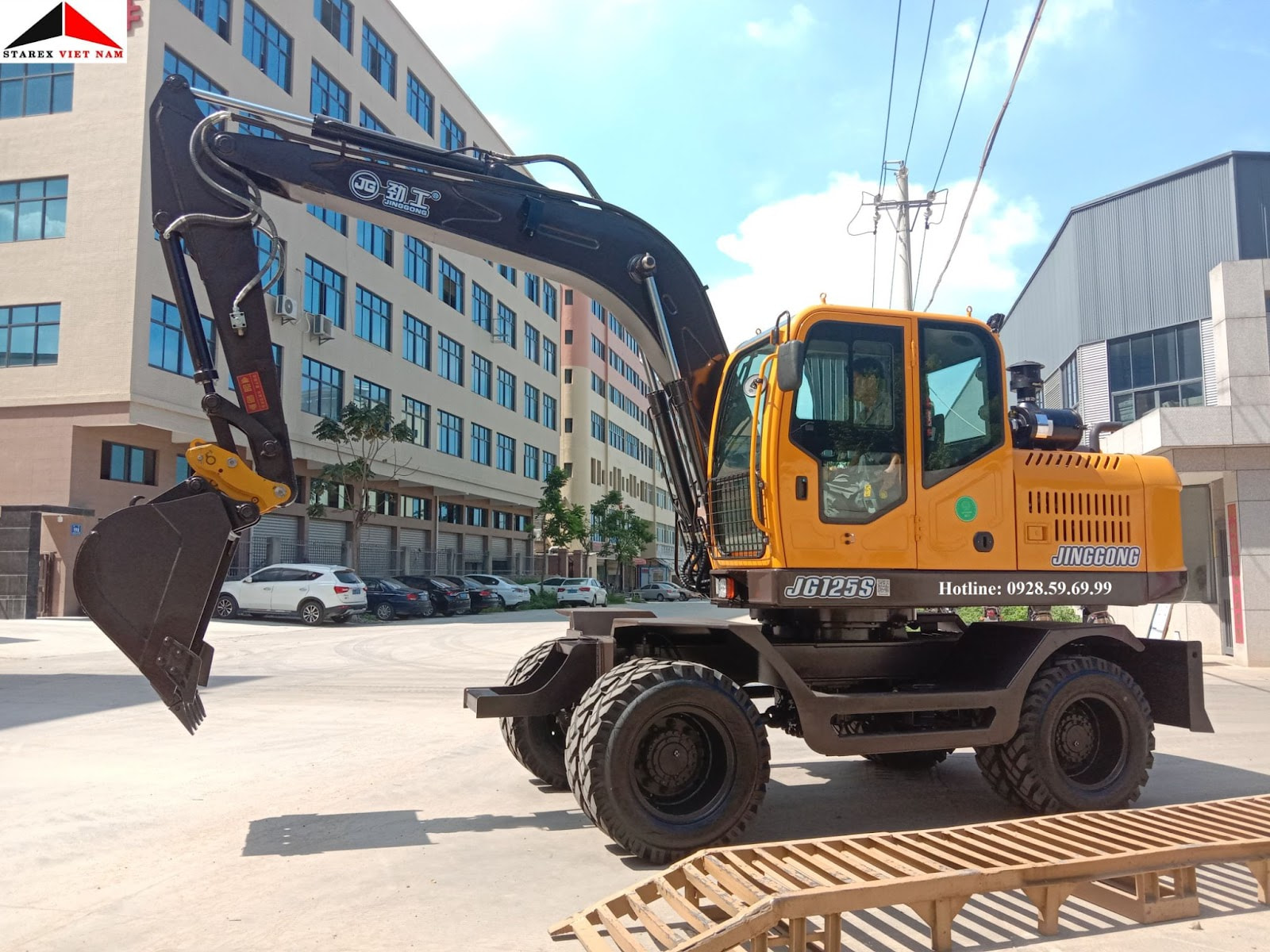 Khi lái máy xúc việc sở hữu bằng lái máy xúc là cần thiết