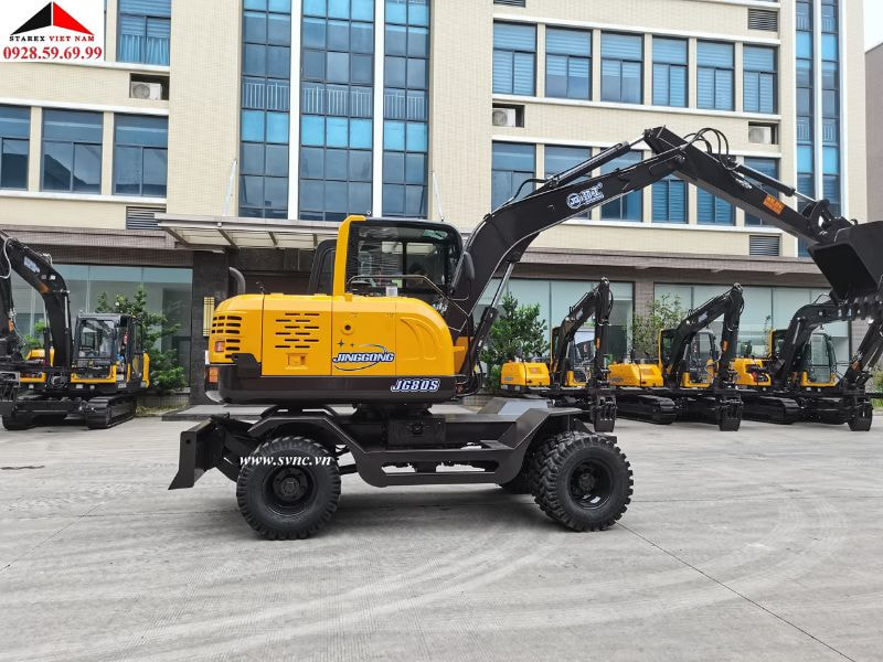 Máy xúc hiện đang được sử dụng khá phổ biến trong lĩnh vực xây dựng