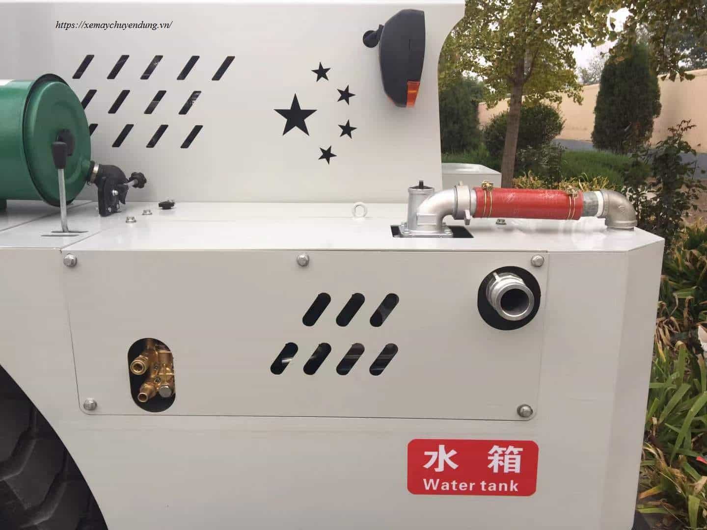 xe trộn tự nạp liệu 2m3