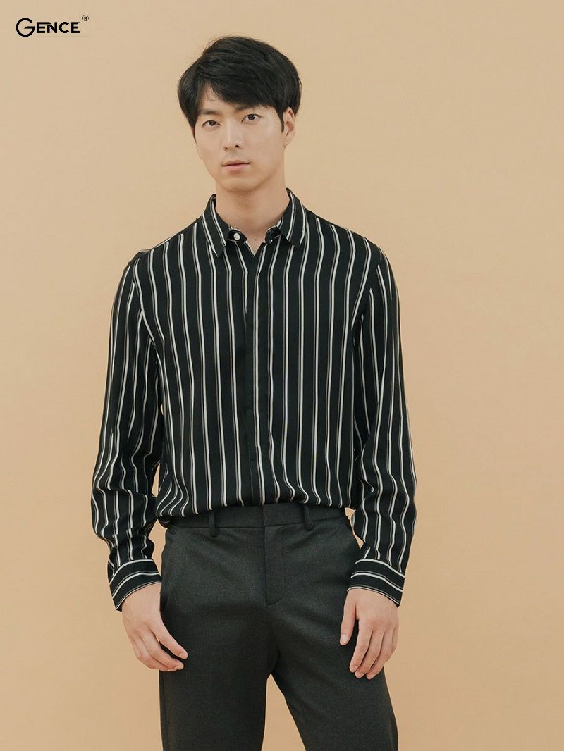 Áo sơ mi kẻ và quần tây