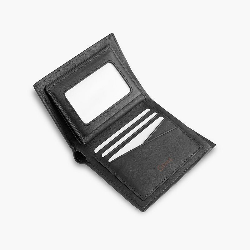 Các ngăn chứa kích thước khác nhau của ví đứng C09 Gence