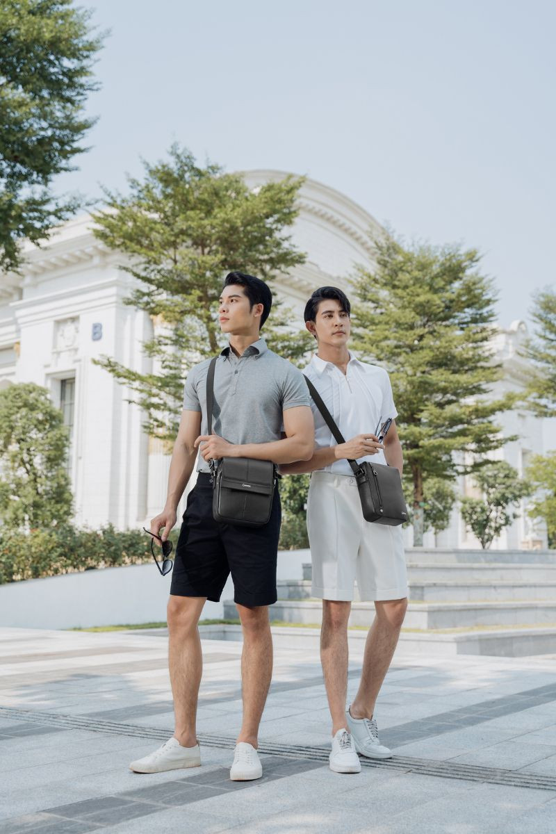 Đeo túi chéo phía trước phổ biến với giới trẻ