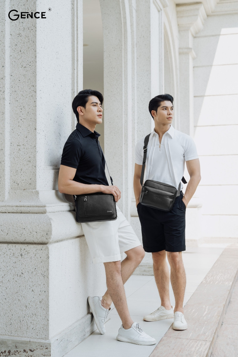 Phối áo polo đơn giản với túi đeo chéo