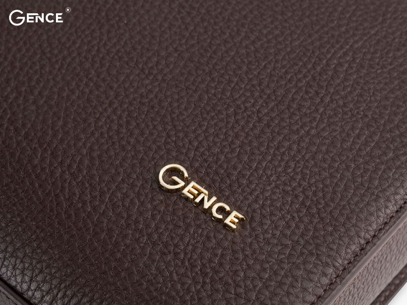 Độ đàn hồi cao của chất liệu làm cặp da laptop Gence