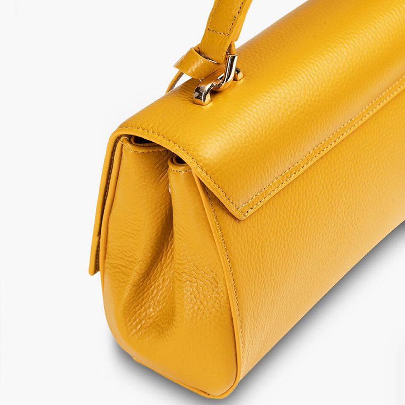 Độ bền đẹp theo thời gian của túi công sở nữ TX12 Gence