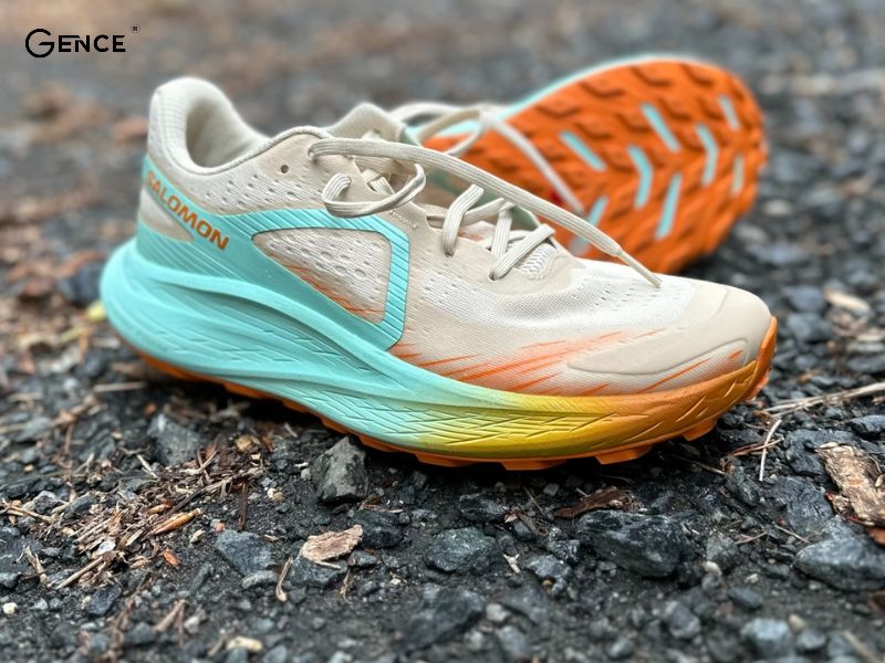 Giày Salomon GLIDE MAX TR phù hợp chạy đường dài