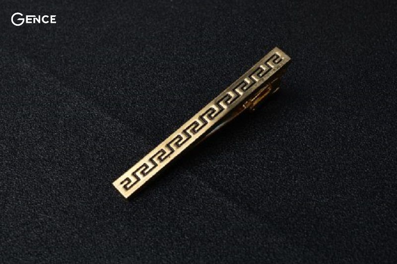 Kẹp cà vạt cho khách hàng nam