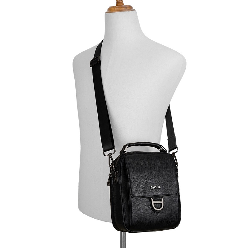 Kiểu đeo yêu thích của lập trình viên với túi đeo chéo TD03 Gence