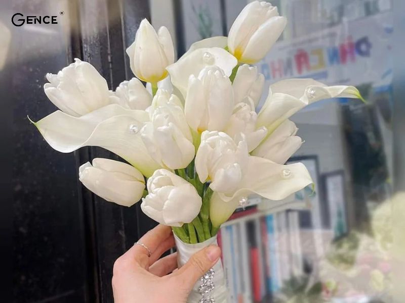 Màu trắng trong tình yêu tượng trưng cho sự vĩnh cửu