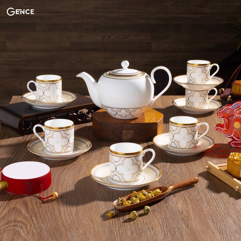 Món quà tinh tế là bộ ấm trà