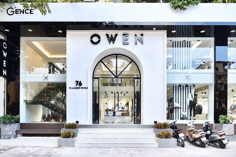 Owen thu hút được nhiều sự chú ý từ cánh mày râu