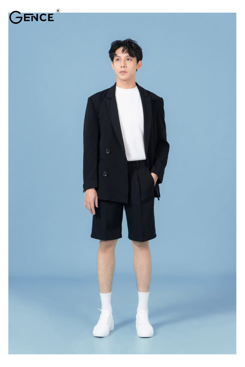 Blazer nam mix-match với sneaker hiện đại, sáng tạo