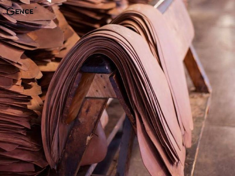 Làm sạch da shell cordovan