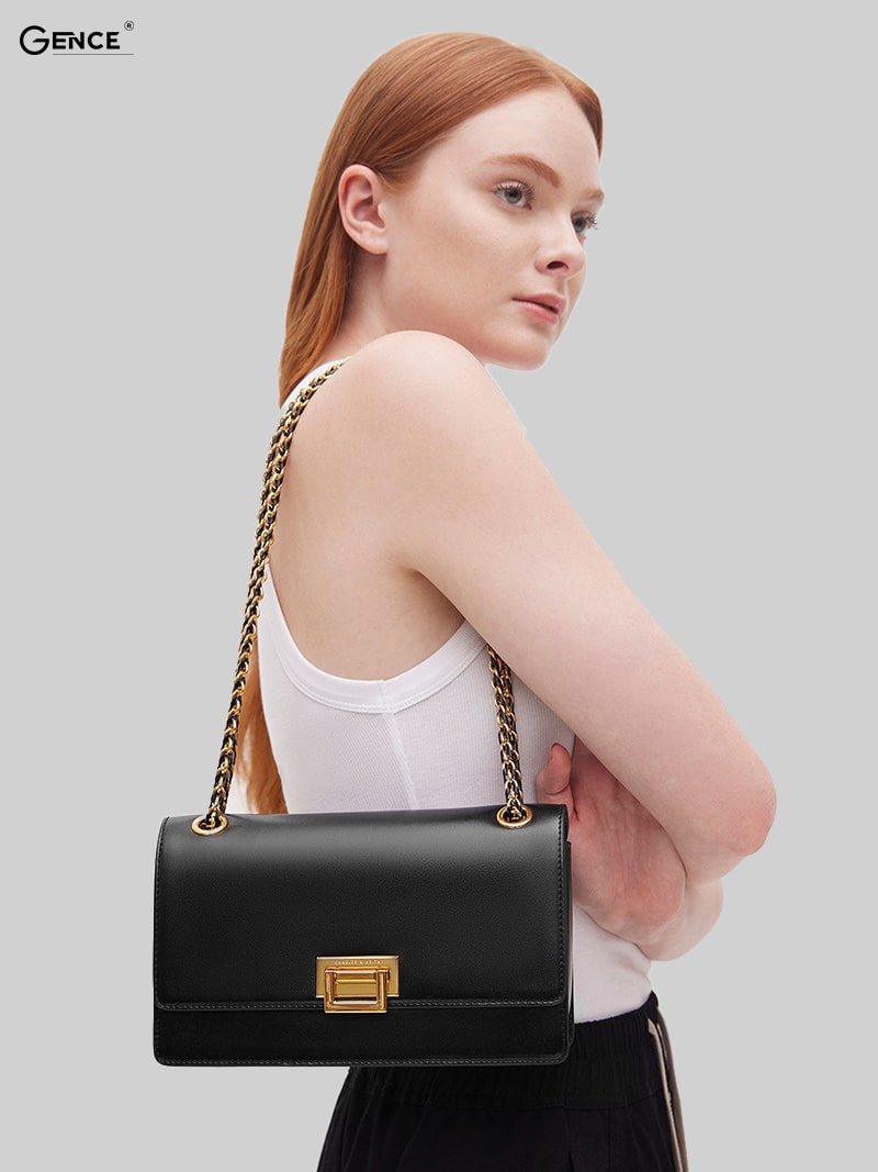 Túi xách Charles & Keith The Shoulder Bag sang chảnh, hiện đại