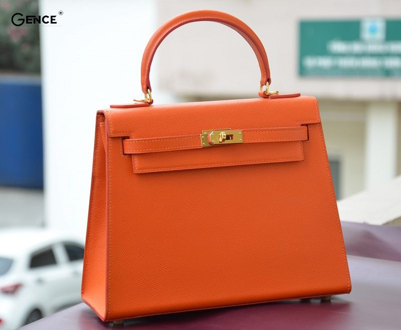 Túi xách nữ Hermès chính hãng làm từ chất liệu da Epsom
