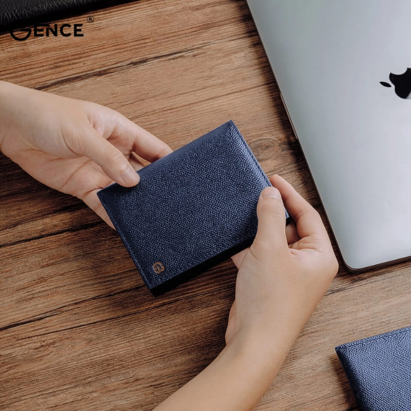 Nói chuyện với ví và bày tỏ mong muốn về sự giàu có của tiền bạc