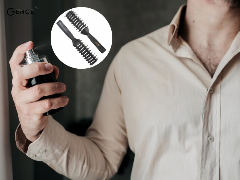 Xịt nước hoa vào lược chải tóc lưu hương bền lâu