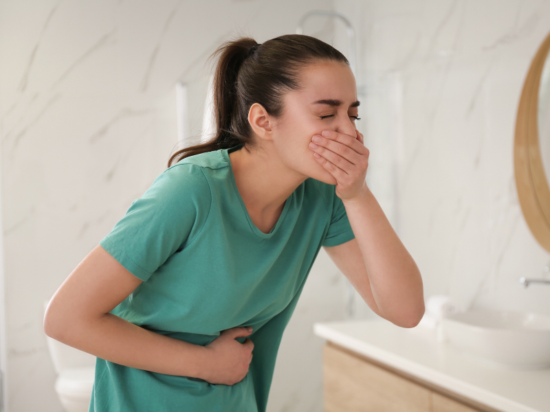 Trào ngược dạ dày nặng, người bệnh có thể bị buồn nôn