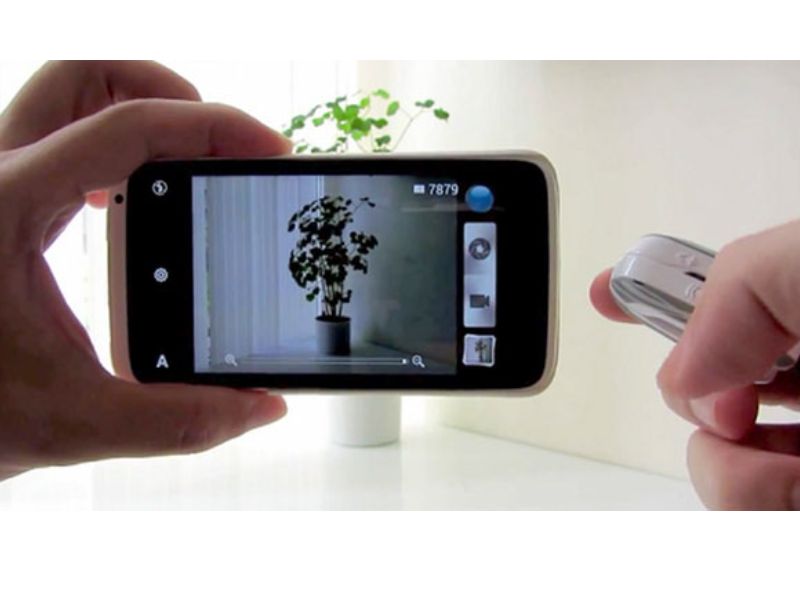 Sử dụng camera của điện thoại để kiểm tra