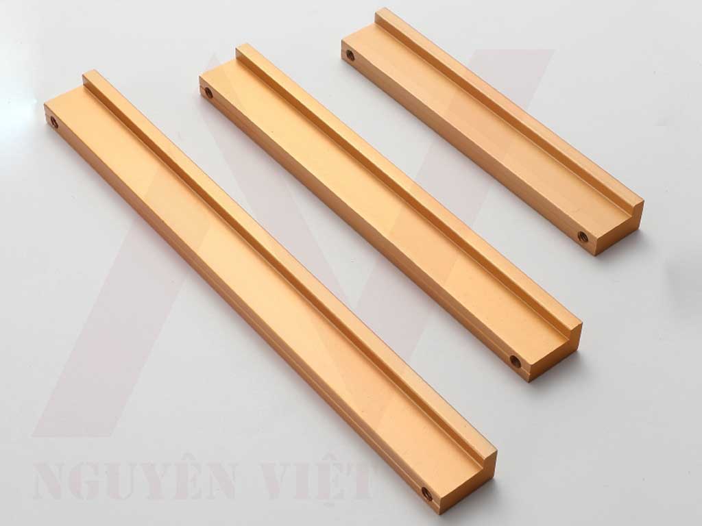 tay nắm cửa tủ chữ L