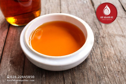 VÌ SAO NƯỚC MẮM CÁ CƠM LẠI THƠM NGON HƠN NƯỚC MẮM CÁ NỤC, CÁ THU, CÁ HỒI? VÌ SAO NƯỚC MẮM CÁ CƠM LẠI THƠM NGON HƠN NƯỚC MẮM CÁ NỤC, CÁ THU, CÁ HỒI?