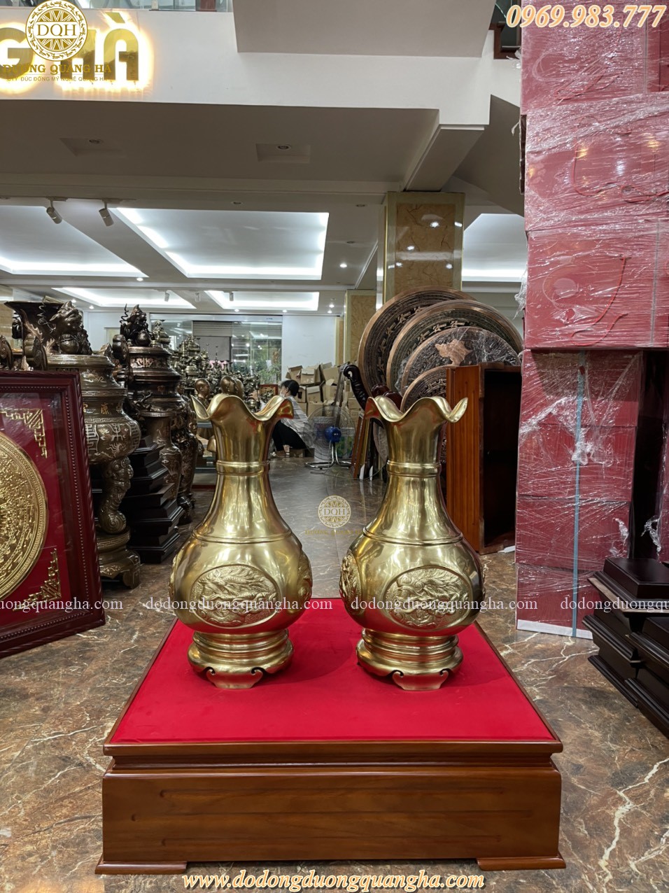 Lọ hoa ca0 60cm chất liệu đồng vàng cattut