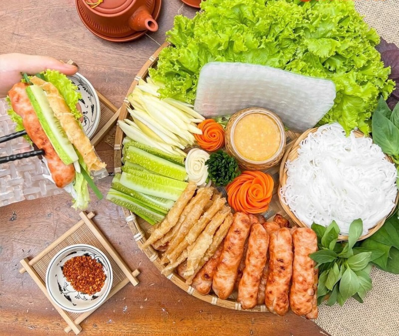 Địa điểm mua bánh tráng siêu mỏng tại Hồ Chí Minh Nem-nuong-que-quan-972225