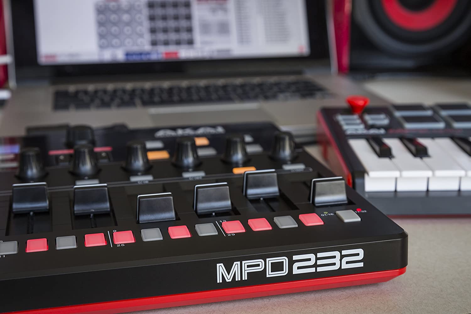Akai MPD232 Step Sequencer MIDI Controller hàng nhập khẩu chính hãng
