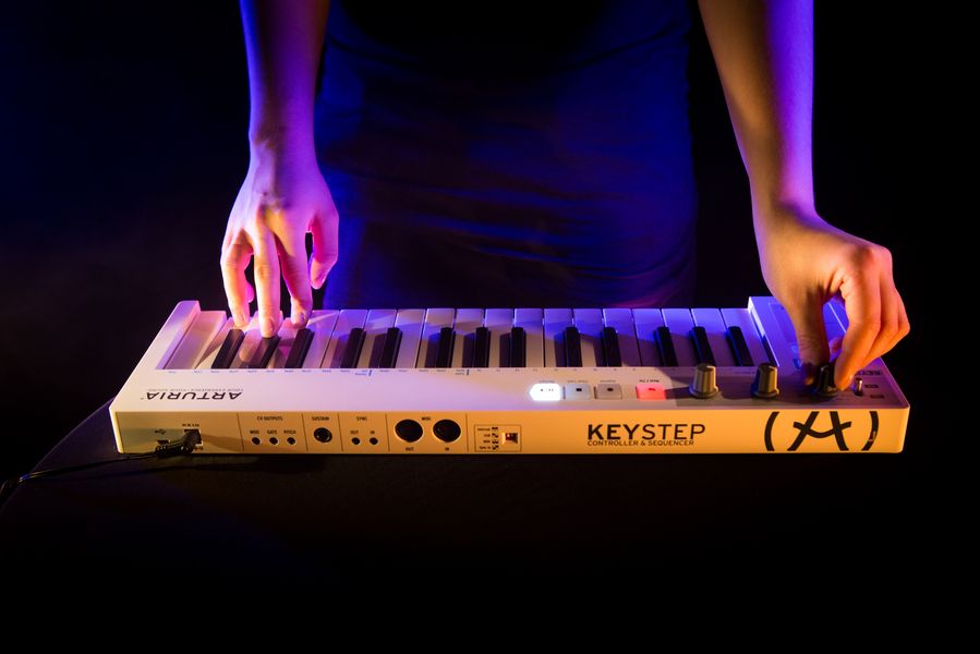 Arturia Keystep 32 Midi Controller hàng nhập khẩu chính hãng