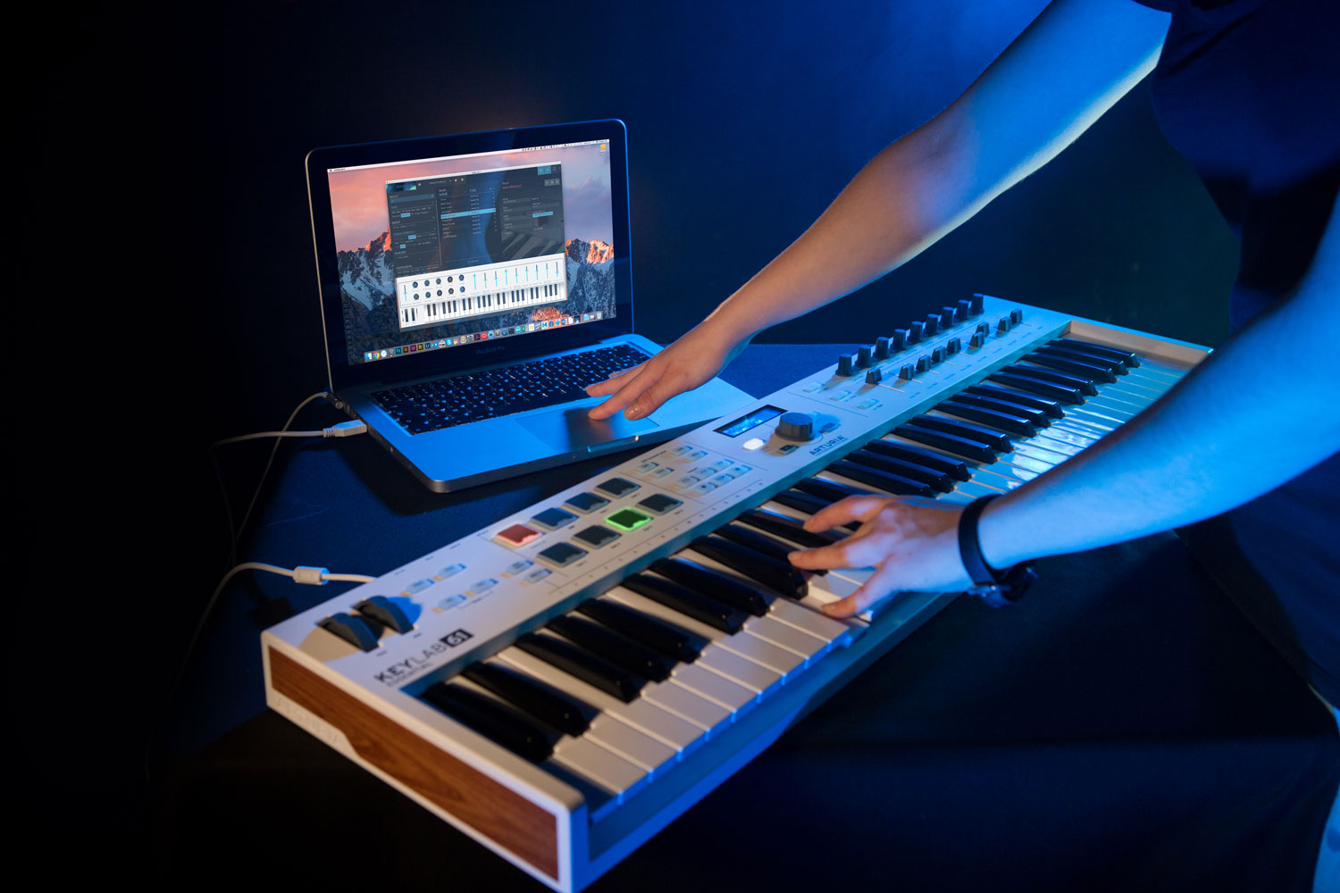 Arturial Keylab Essential 61 Midi Controller hàng nhập chính hãng