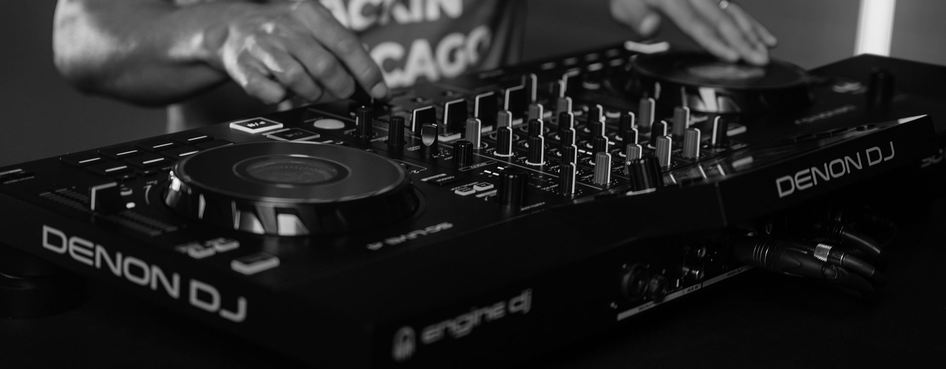 Denon SC Live 4 Standalone DJ System hàng nhập khẩu chính hãng