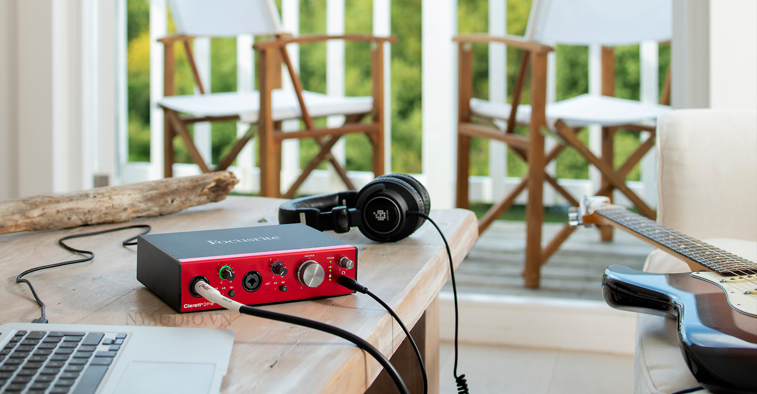 Focusrite Clarett 2Pre Thunderbolt | hàng phân phối chính hãng giá cực tốt 