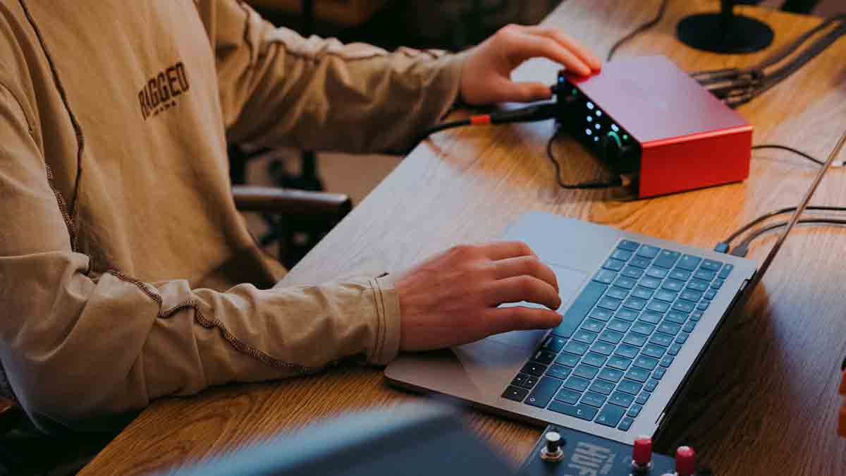 Focusrite Scarlett 4i4 Gen 4th | Trả góp online qua CMND | Lãi suất 0%