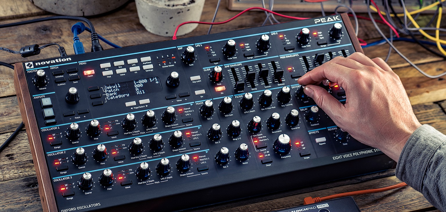 Novation Peak Polyphonic Synthesizer giá tốt Bảo hành 3 năm