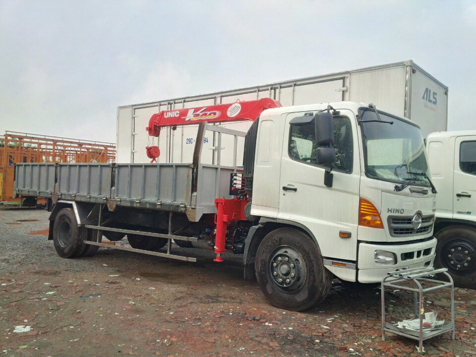 Xe cẩu tự hành Unic 5 tấn- Hino FG